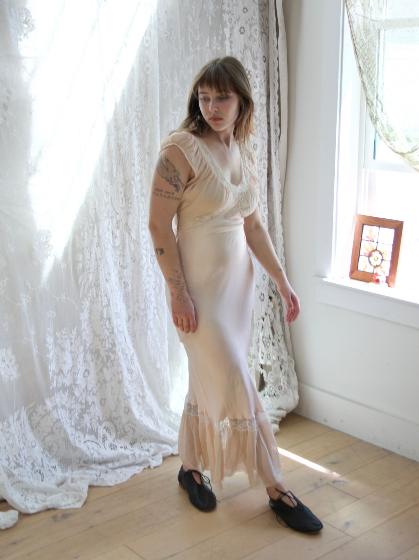 1930s Pale Silk Ruched Chiffon Lace Trim Ruffle Hem Bias Lingerie Gown