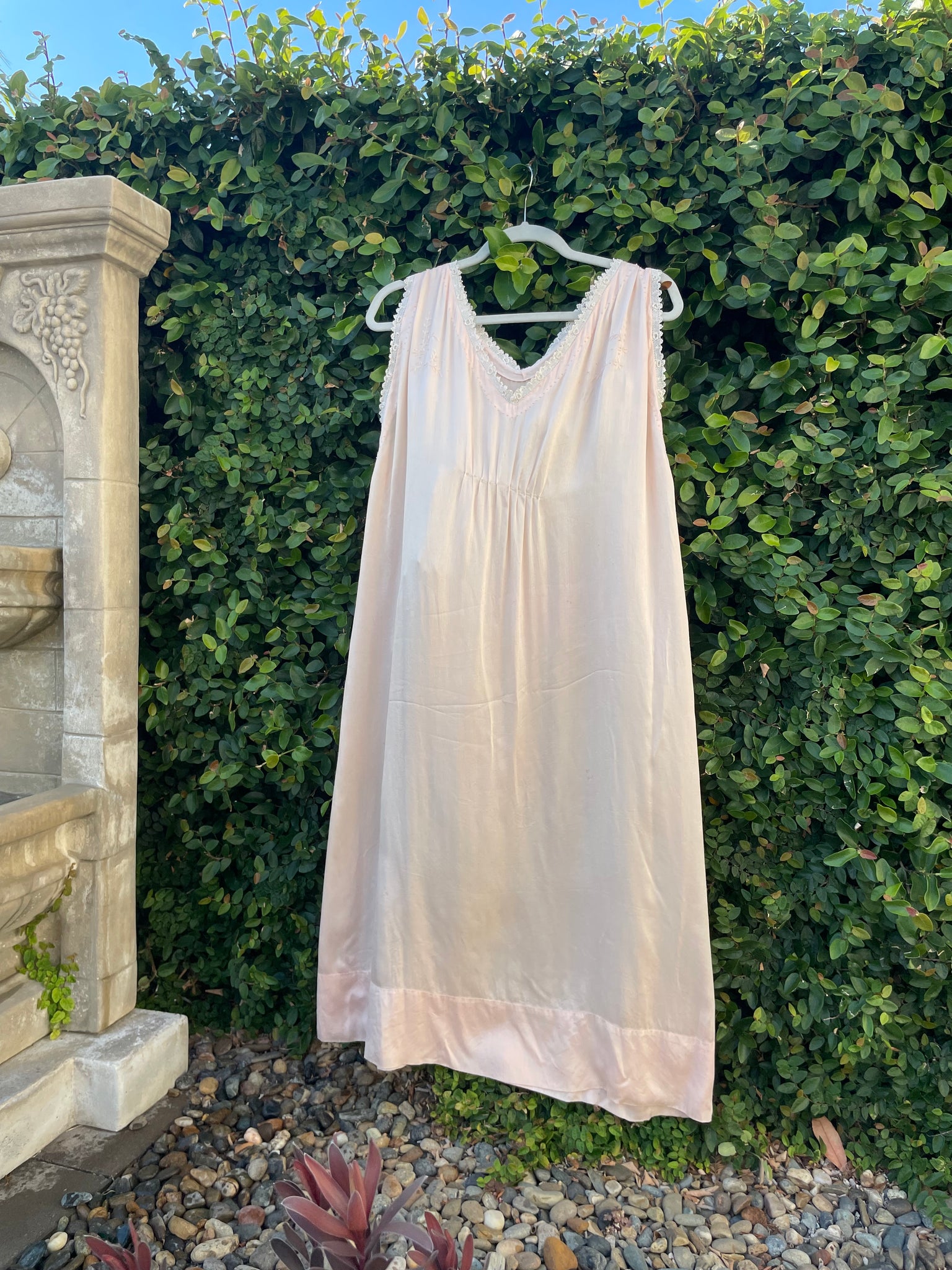 1920s Pale Pink Sumptuous Silk V-Neck Slip Dress