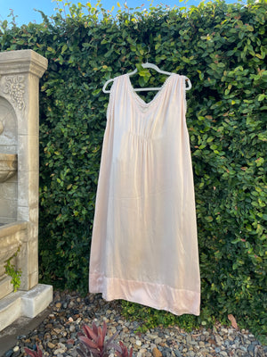 1920s Pale Pink Sumptuous Silk V-Neck Slip Dress