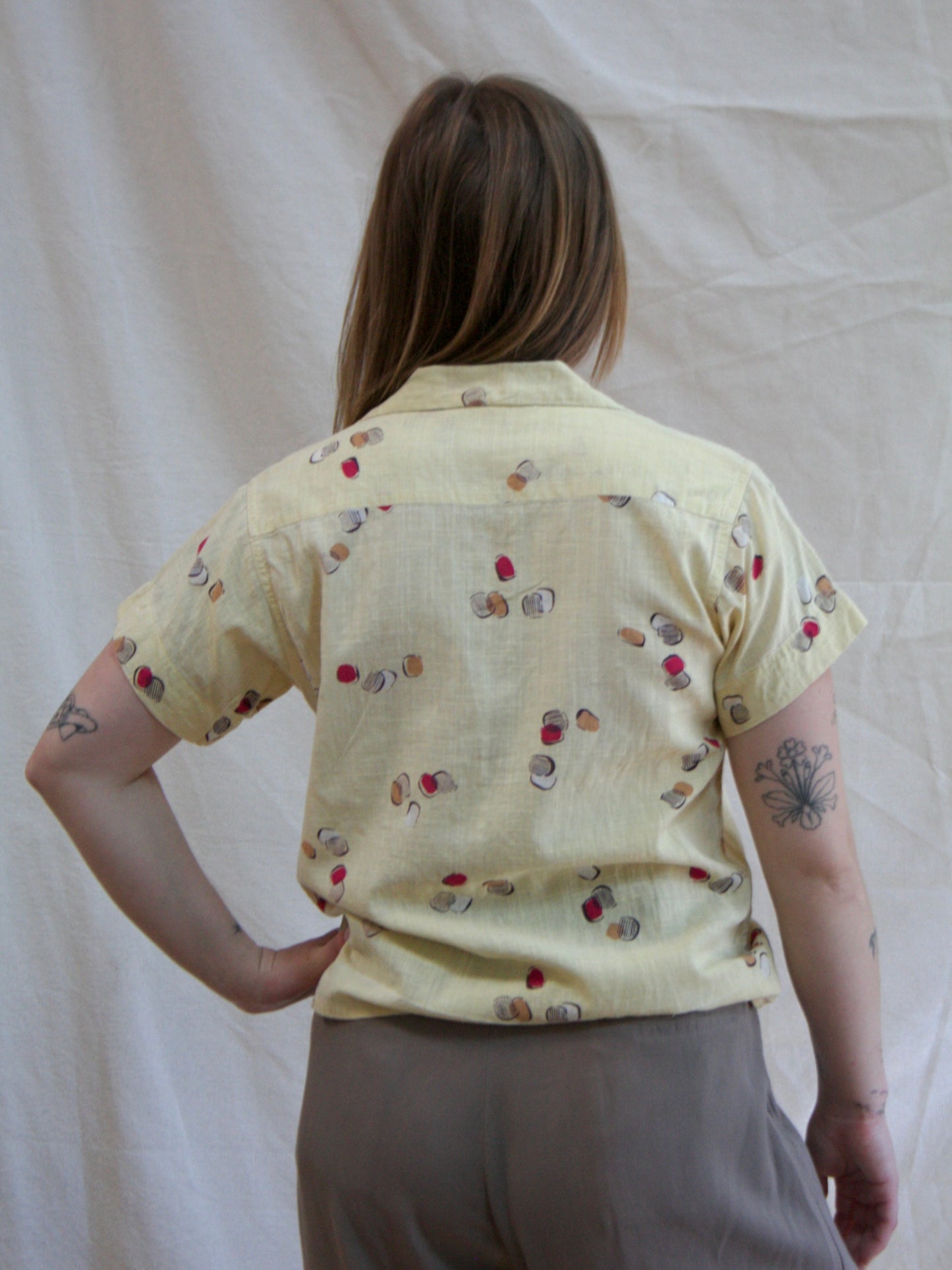 1950s Butter Yellow Atomic Print Loop Collar Shirt