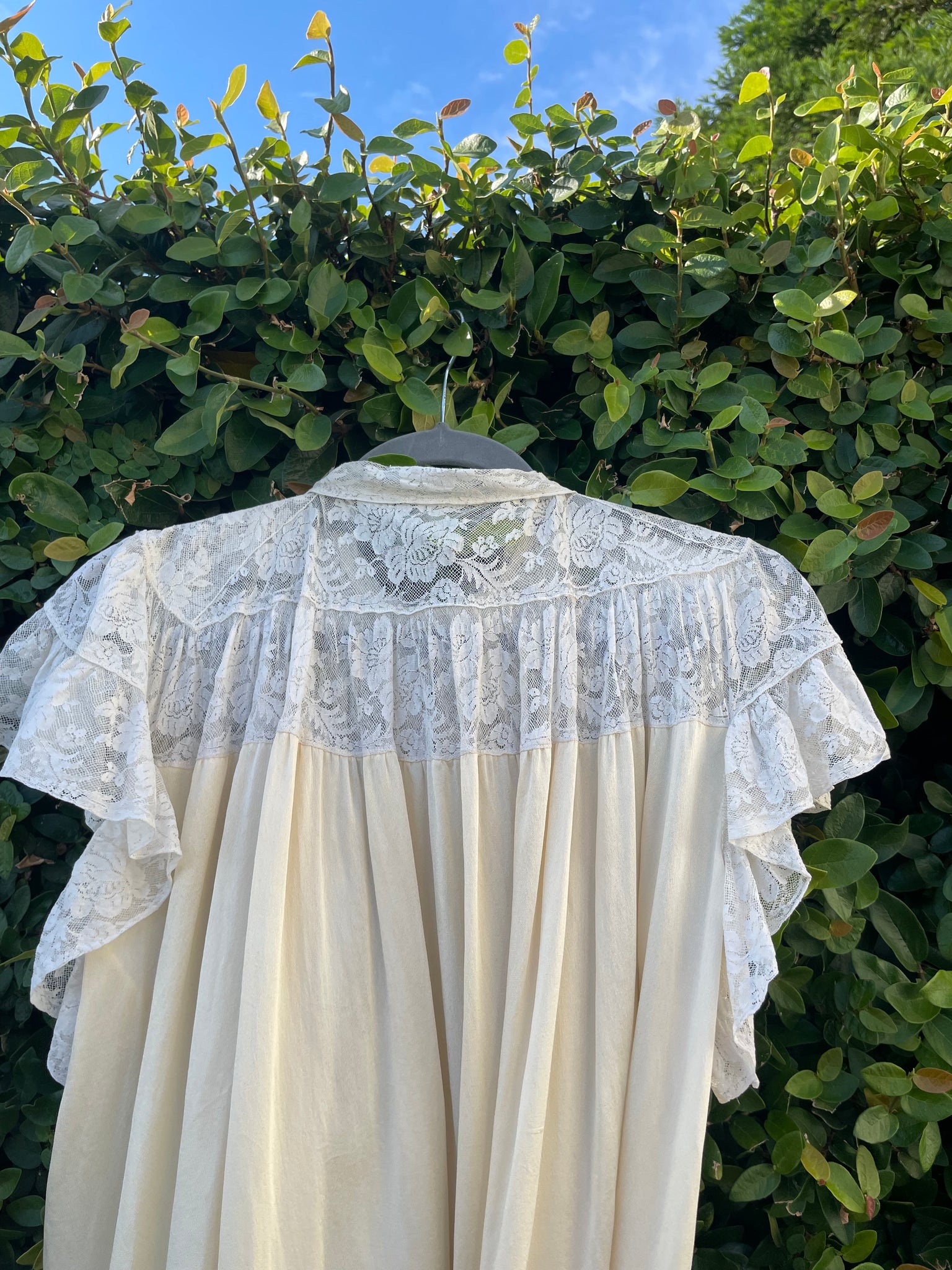 1940s Pure Silk & Ruffled Lace Yoke Peignoir