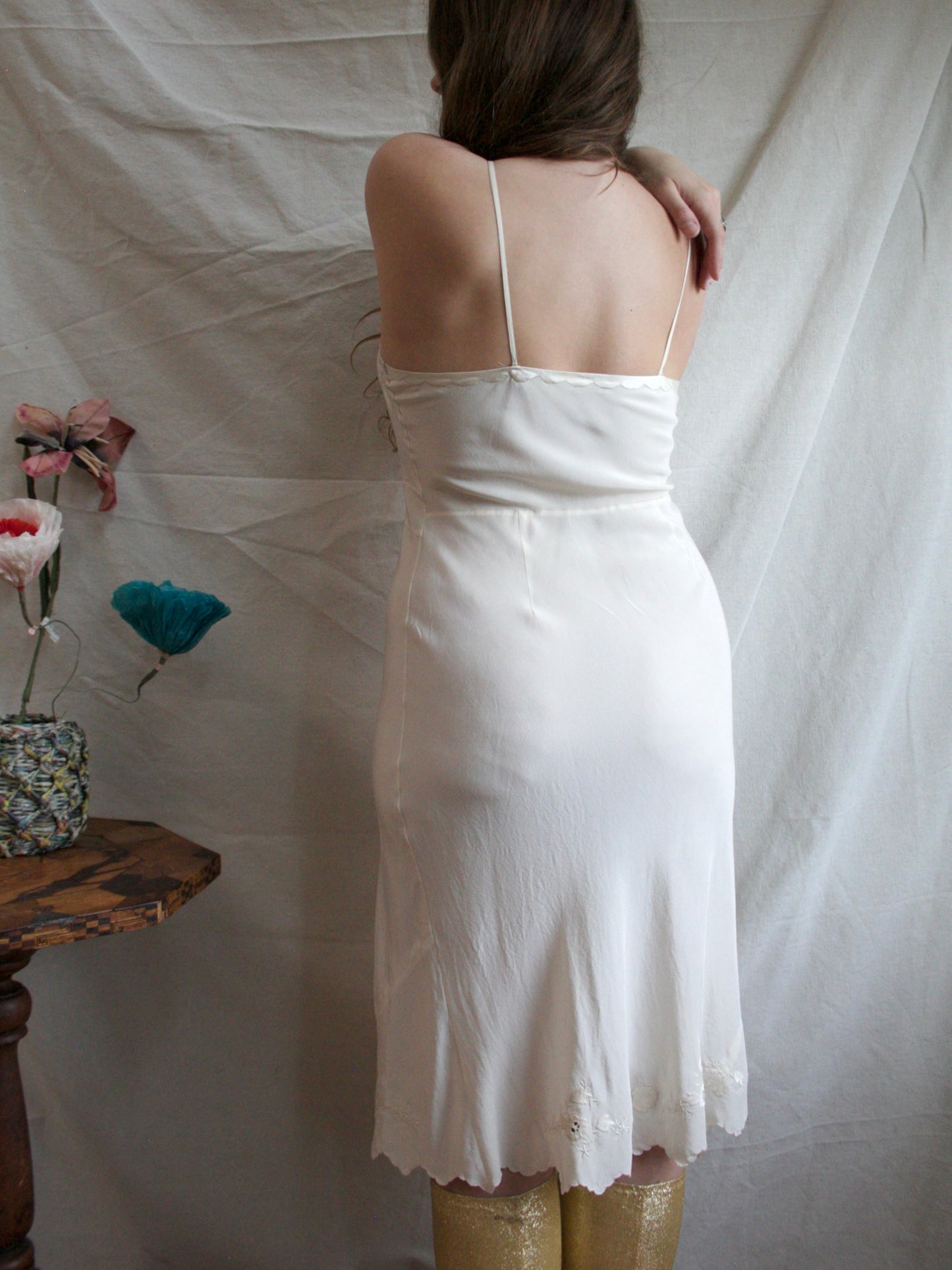 1930s Cream Petal Bust Appliqué Silk Bias Cut Short Slip