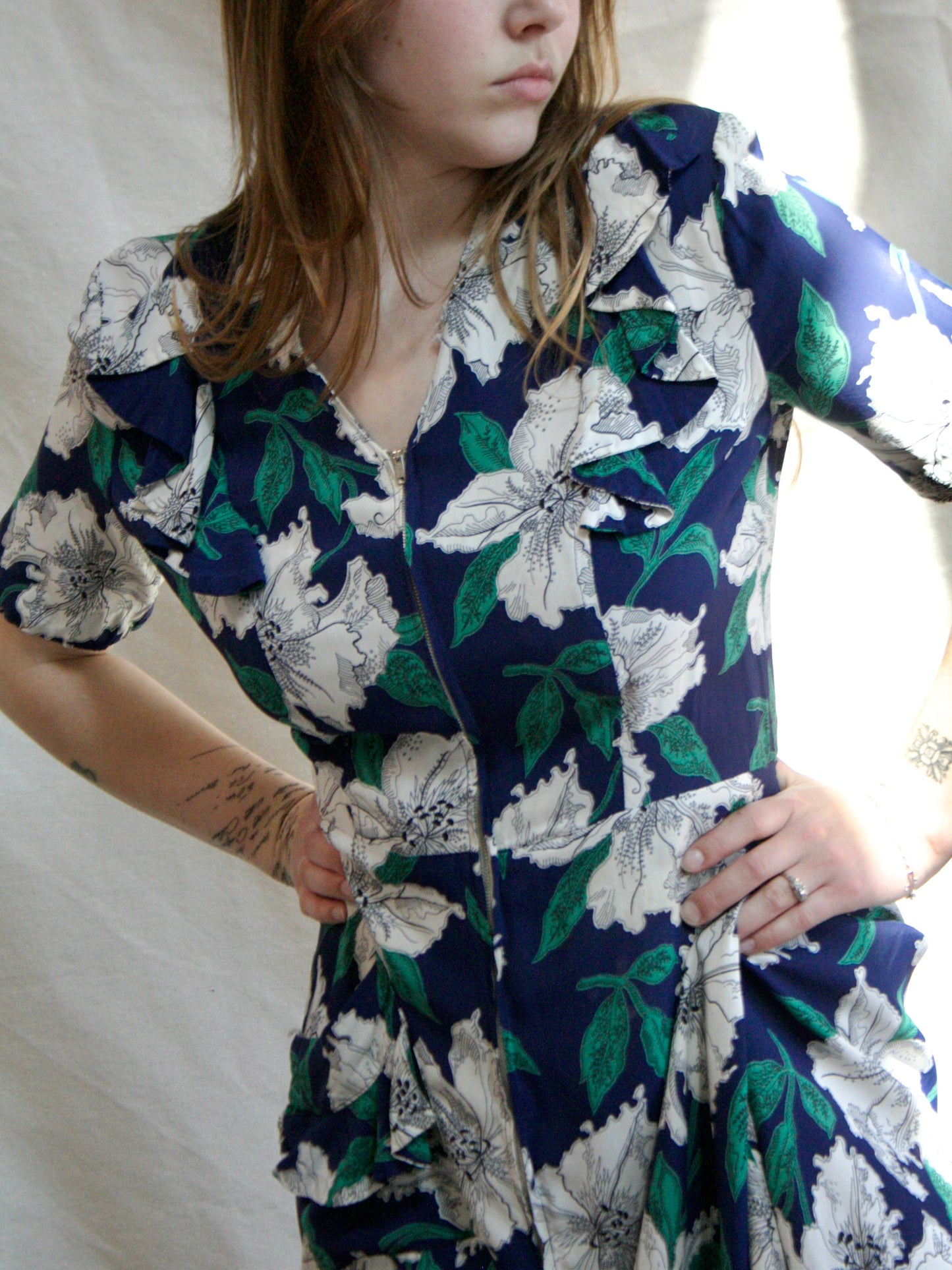 1940s Cold Rayon Hawaiiana Ruffle Trim Zip Front Dress