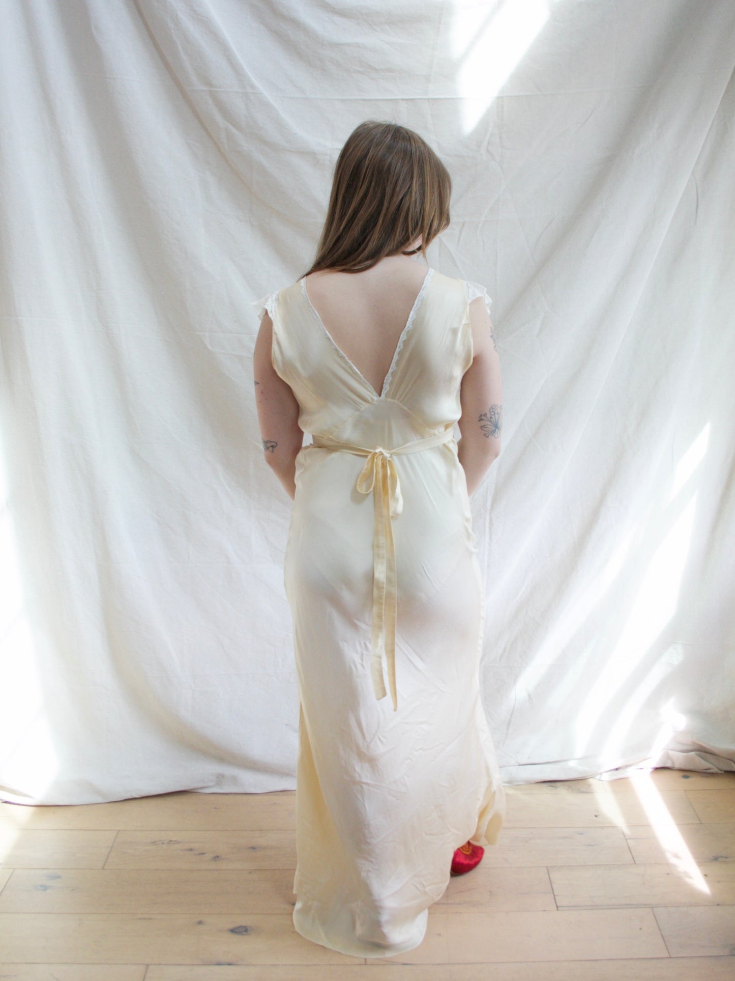 1930s Cap Sleeve Buttercream Silk  Pintuck Chiffon Bias Cut Gown
