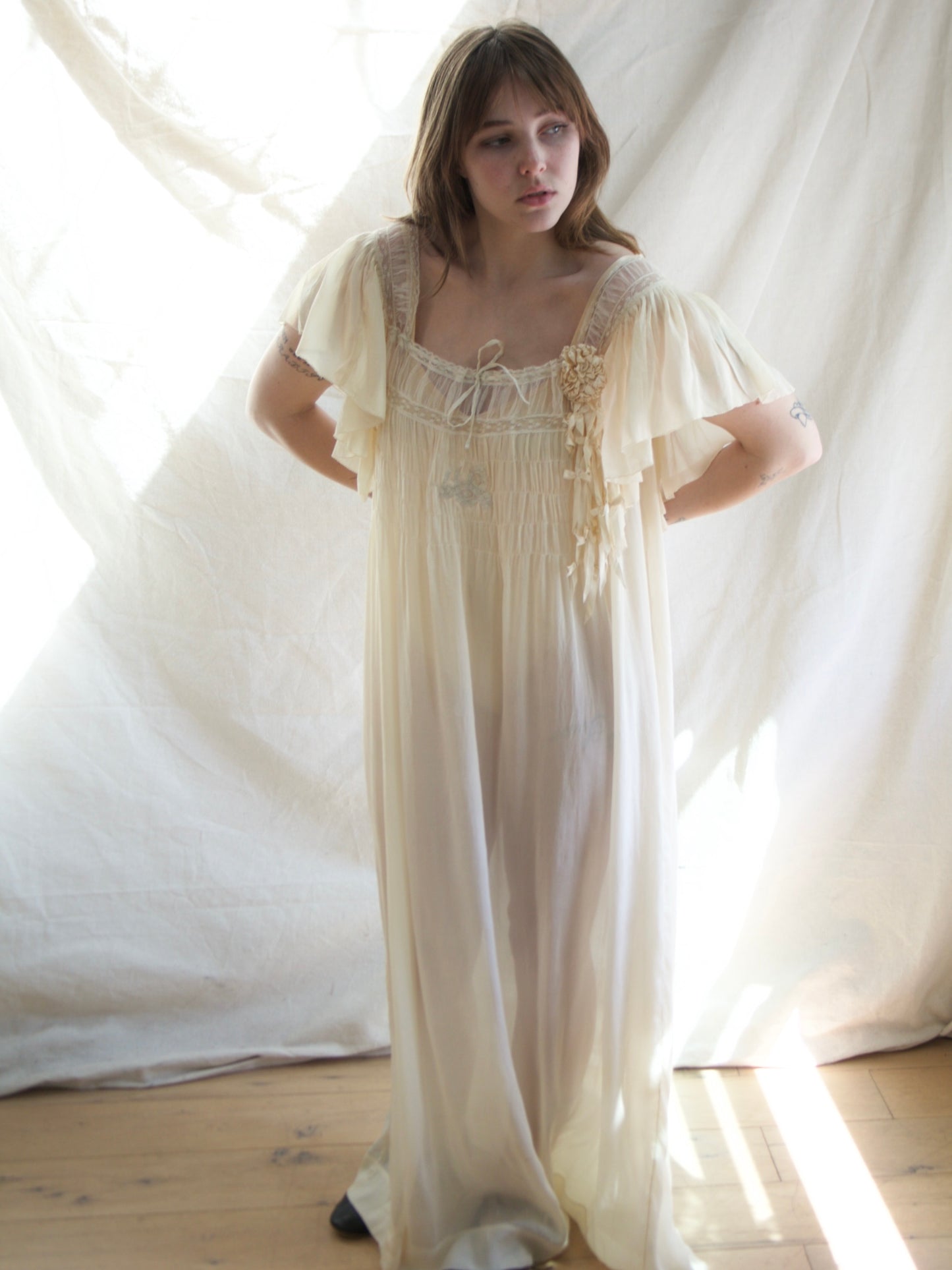 Antique 1920s Chiffon & Lace Flutter Sleeve Appliqué Ribbon-work Chemise Gown