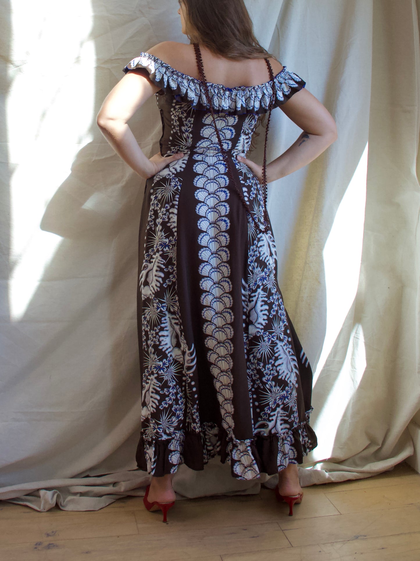 1940s Hawaiian Cold Rayon Sea Shell Print Holo Muu Dress