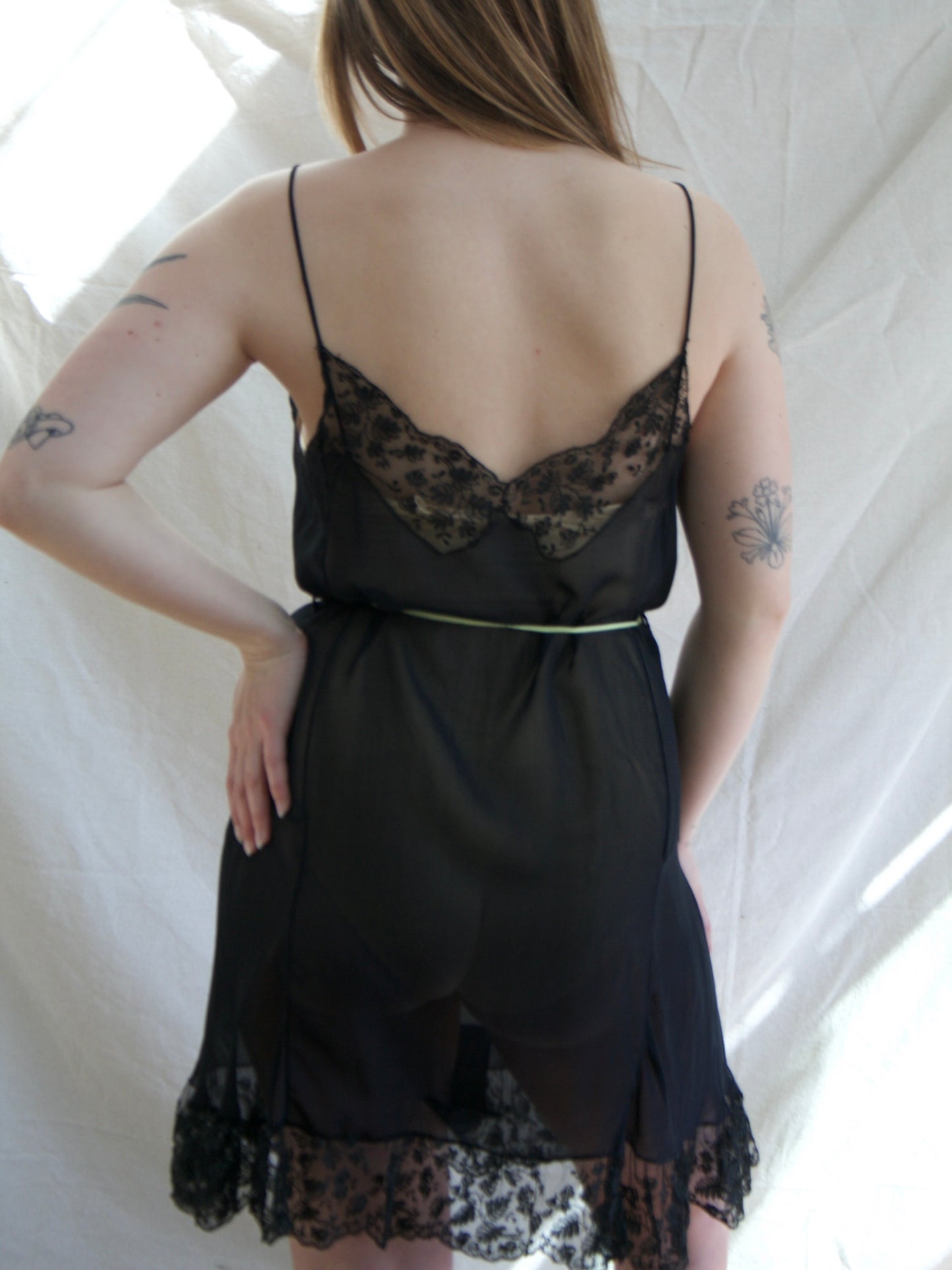 1920s Vampy Chiffon Lace Trim Set In