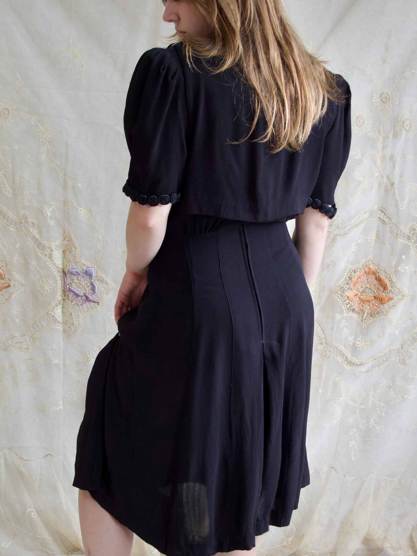 Inky Black 1940s Rayon Crepe 2 Piece Zip front Puff Sleeve Dress