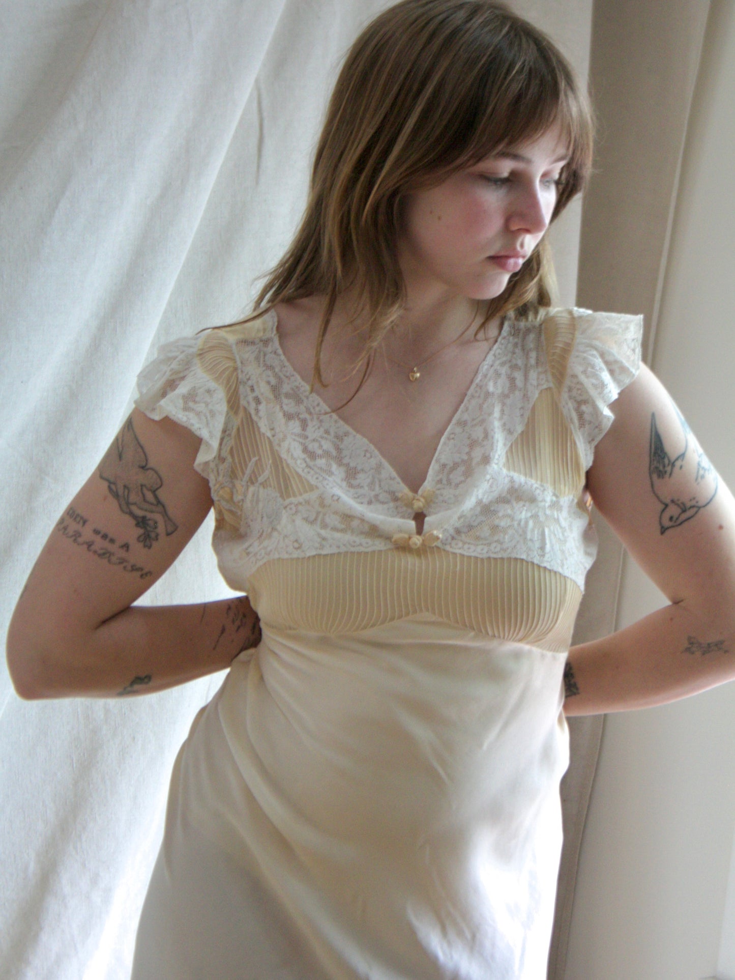 1930s Cap Sleeve Buttercream Silk  Pintuck Chiffon Bias Cut Gown
