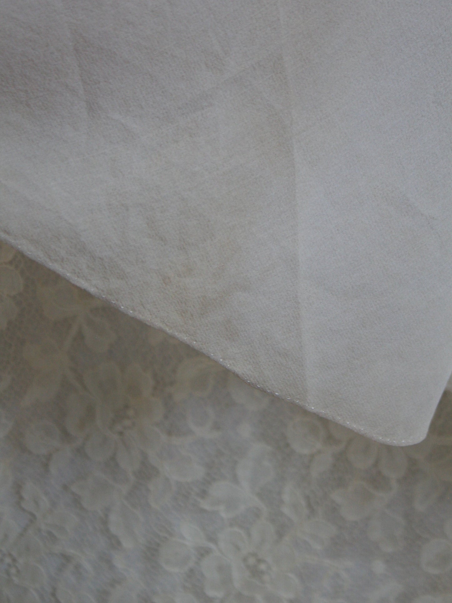 Special 1930s 'Paramount Pictures' Silk Petal Sleeve Bow Applique Lace Peignoir