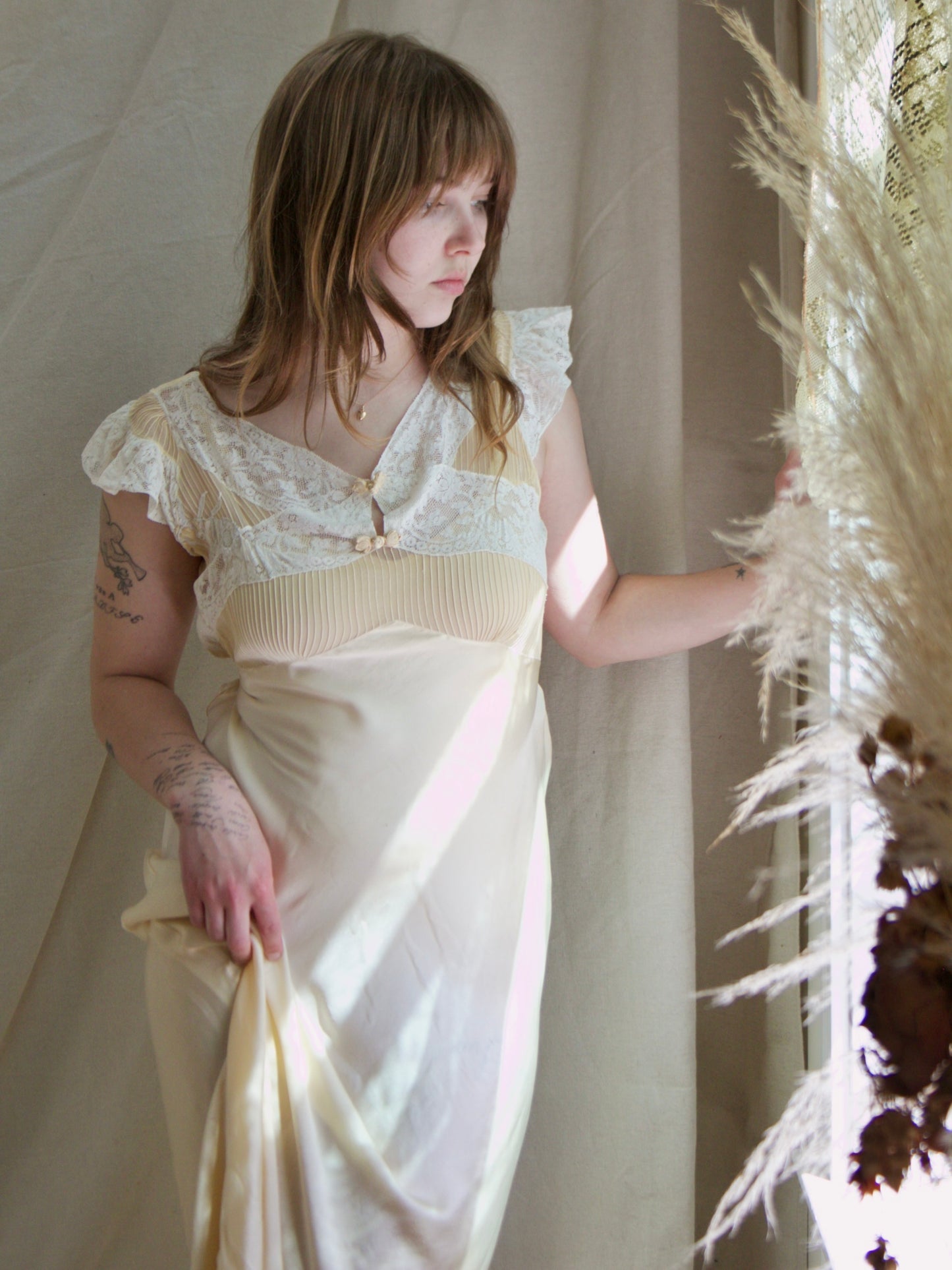 1930s Cap Sleeve Buttercream Silk  Pintuck Chiffon Bias Cut Gown