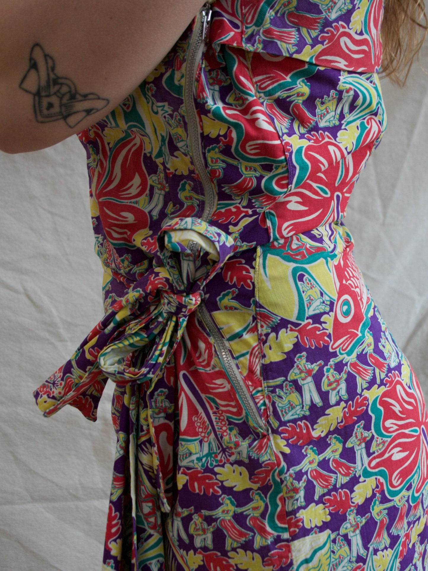 1950s Hawaiian 'Surfriders' Strapless Sarong Cotton Print Dress