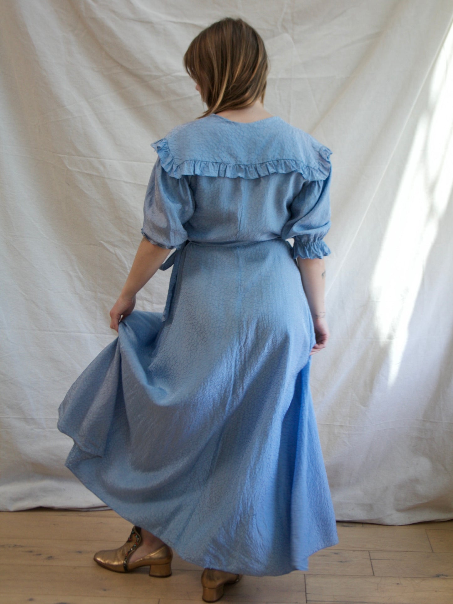 1940s Baby Blue Rayon Ruffle Trim Puff Sleeve Wrap Dressing Gown