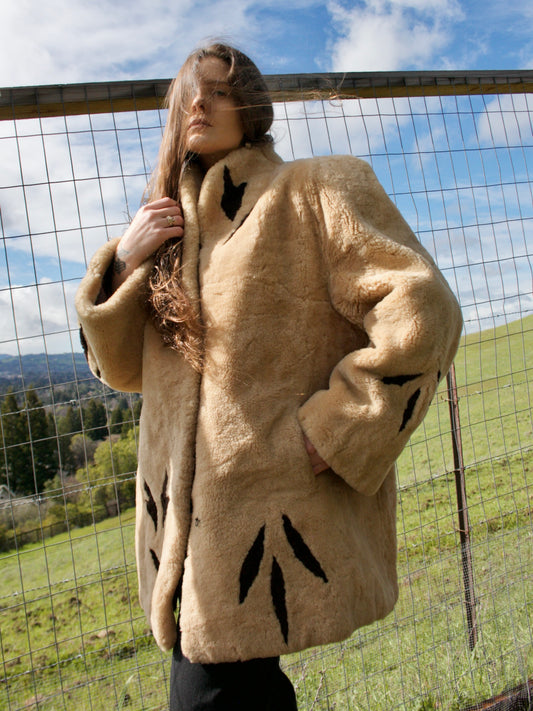 1940s Patterned Two Tone Sheepskin Strong Shoulder Bell Sleeve Coat