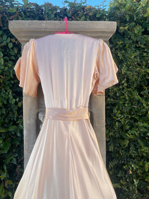 1940s Pale Pink Sumptuous Rayon Satin Dressing Gown Peignoir
