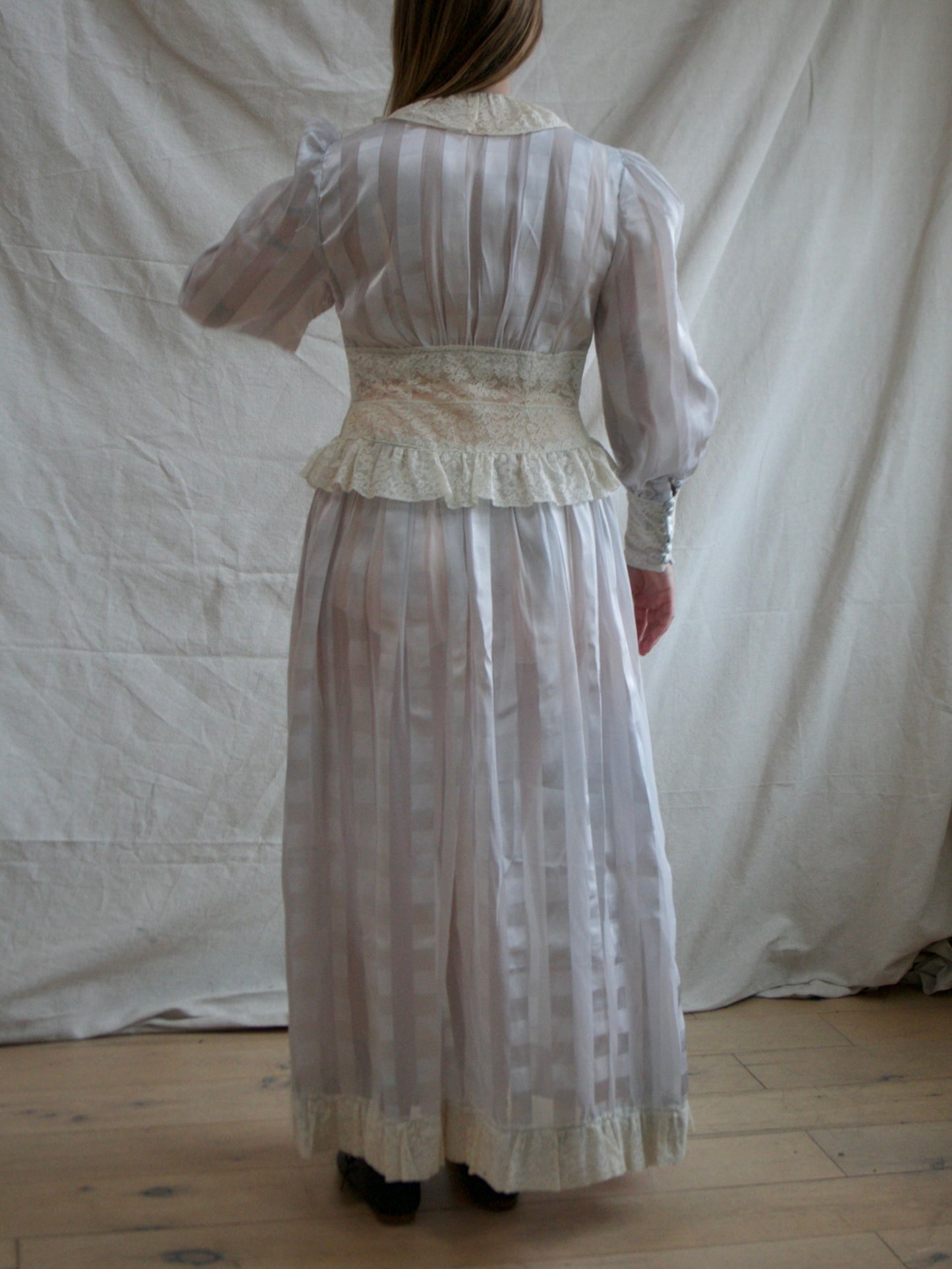 1940s Striped Sheer Bow/Lace Trim Peplum Peignoir