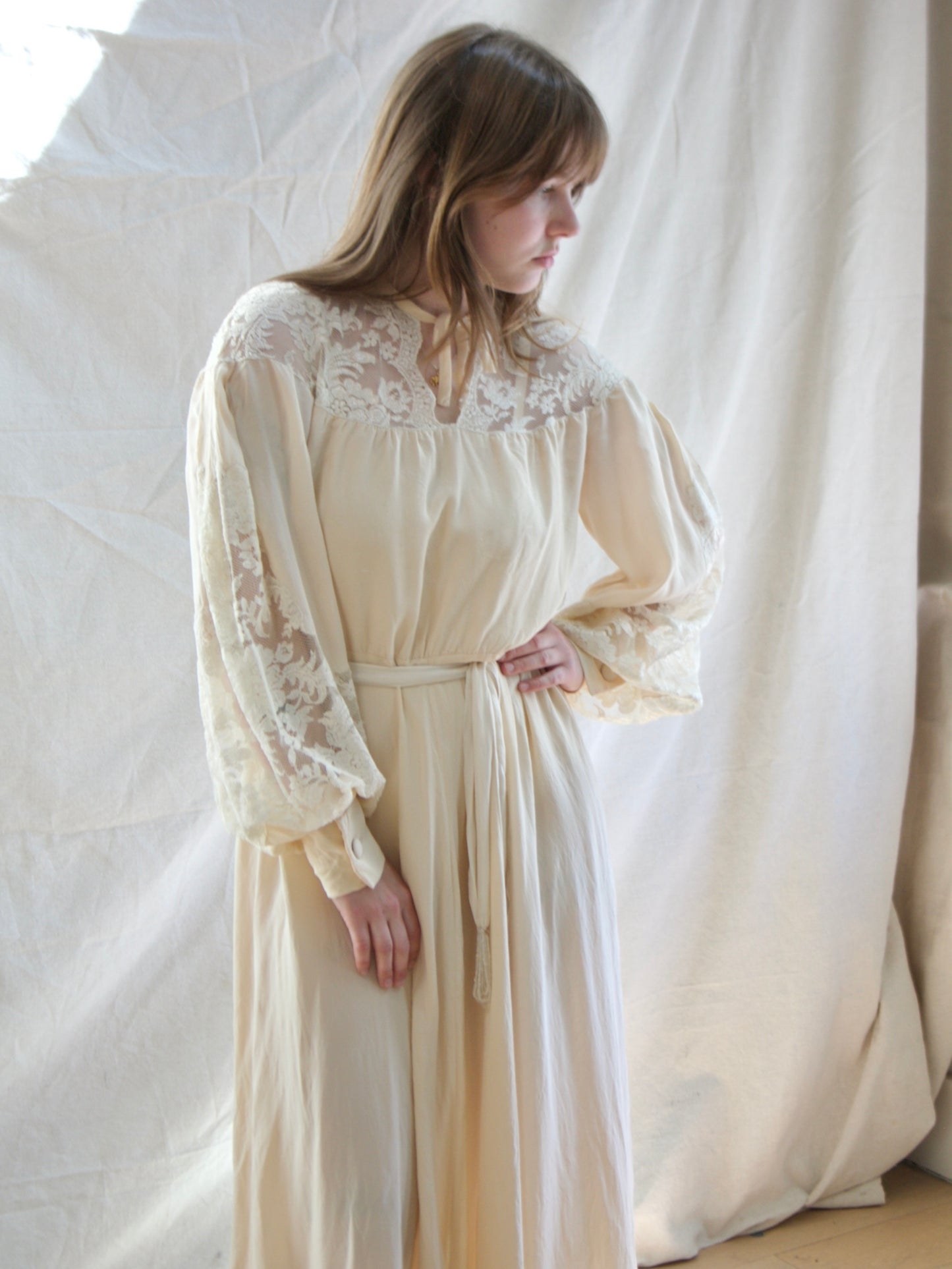 Special 1940s Trained Ivory Silk Crepe Lace Bishop Sleeve Gown