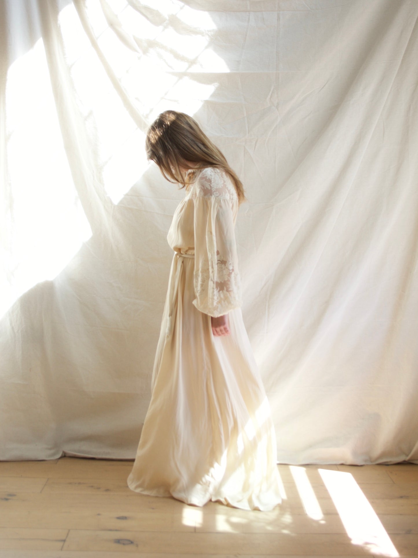 Special 1940s Trained Ivory Silk Crepe Lace Bishop Sleeve Gown
