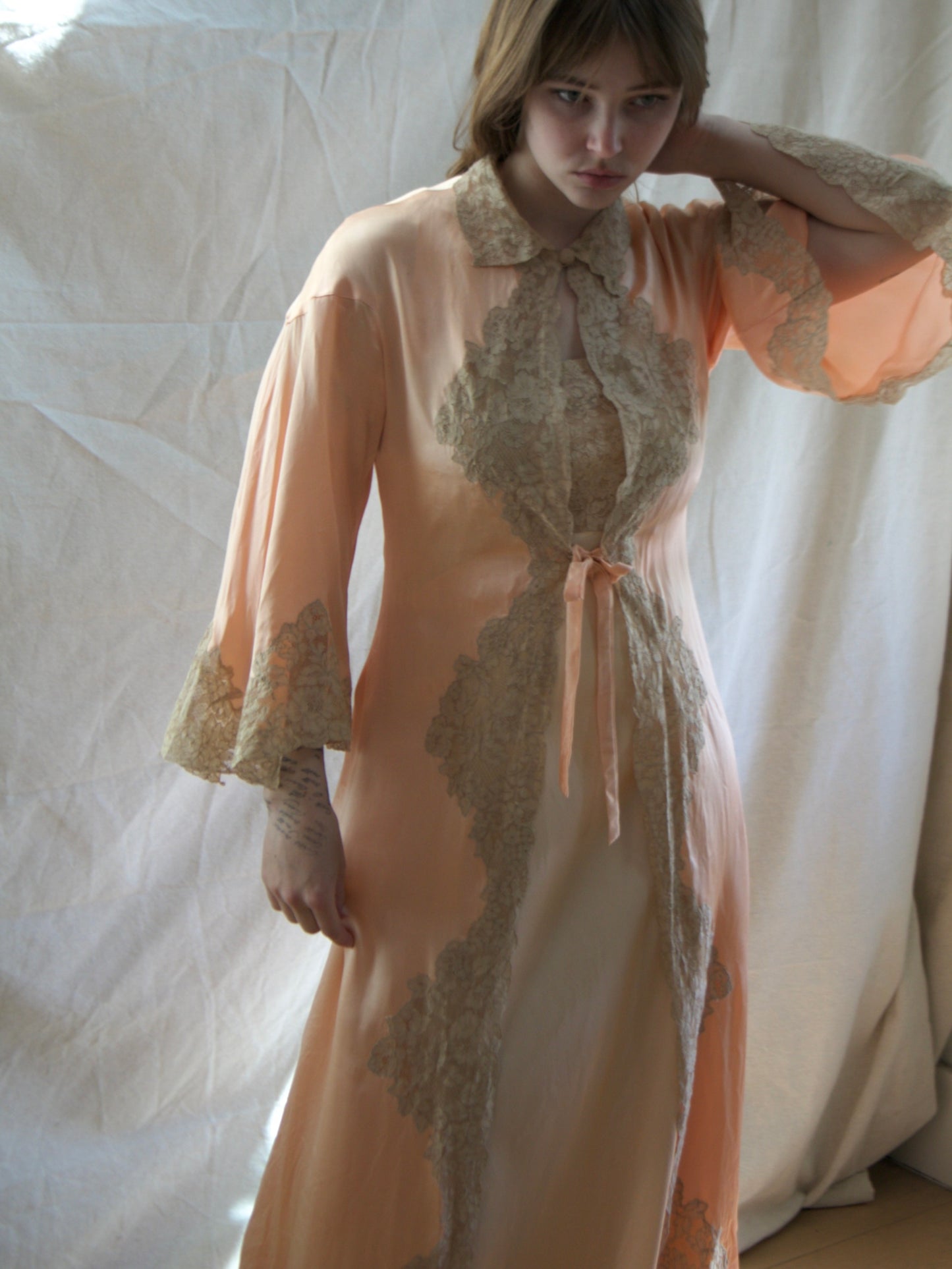 Special 1930s Blush Pink Trumpet Sleeve Inset Lace Negligee Duster
