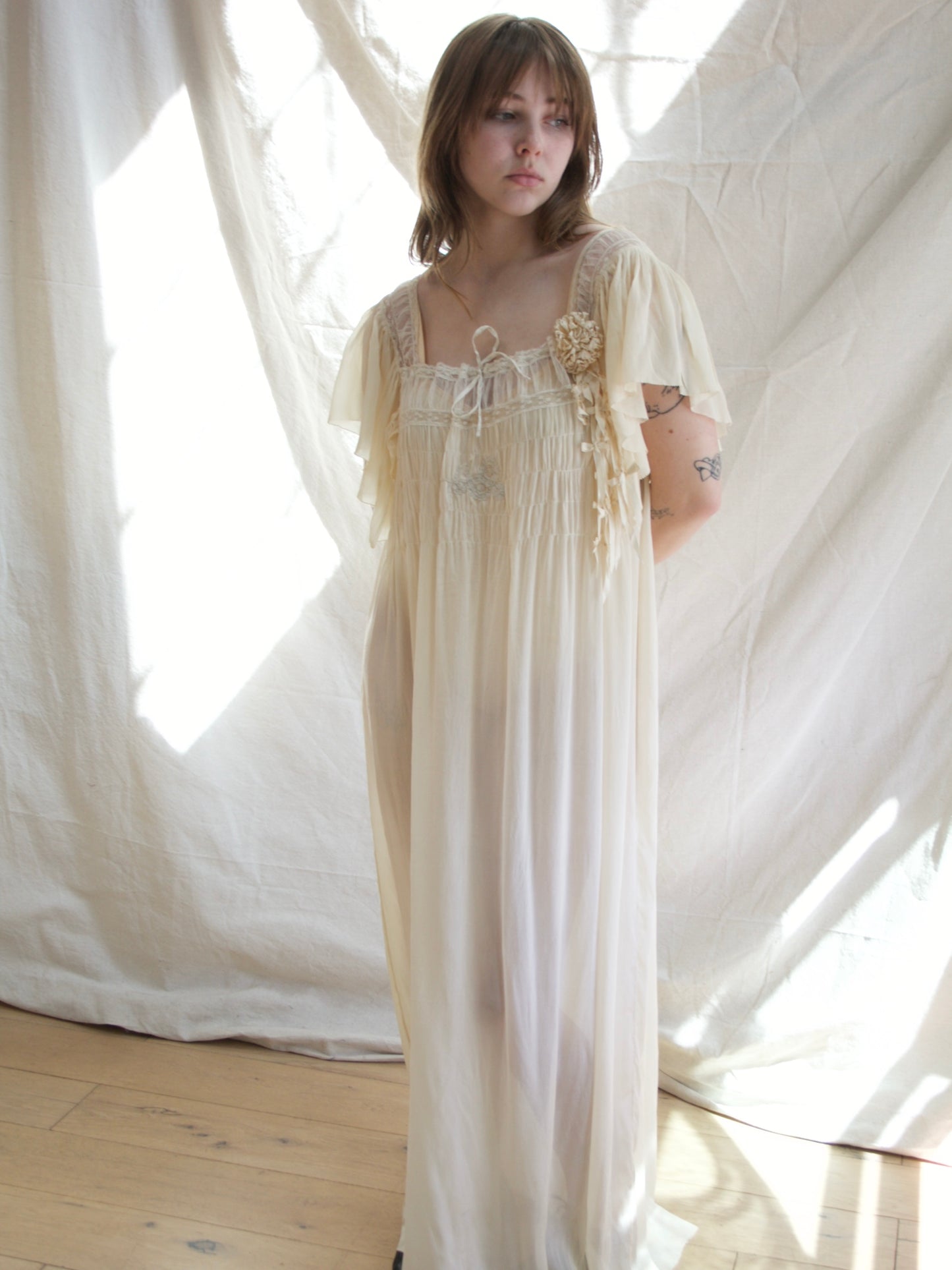 Antique 1920s Chiffon & Lace Flutter Sleeve Appliqué Ribbon-work Chemise Gown