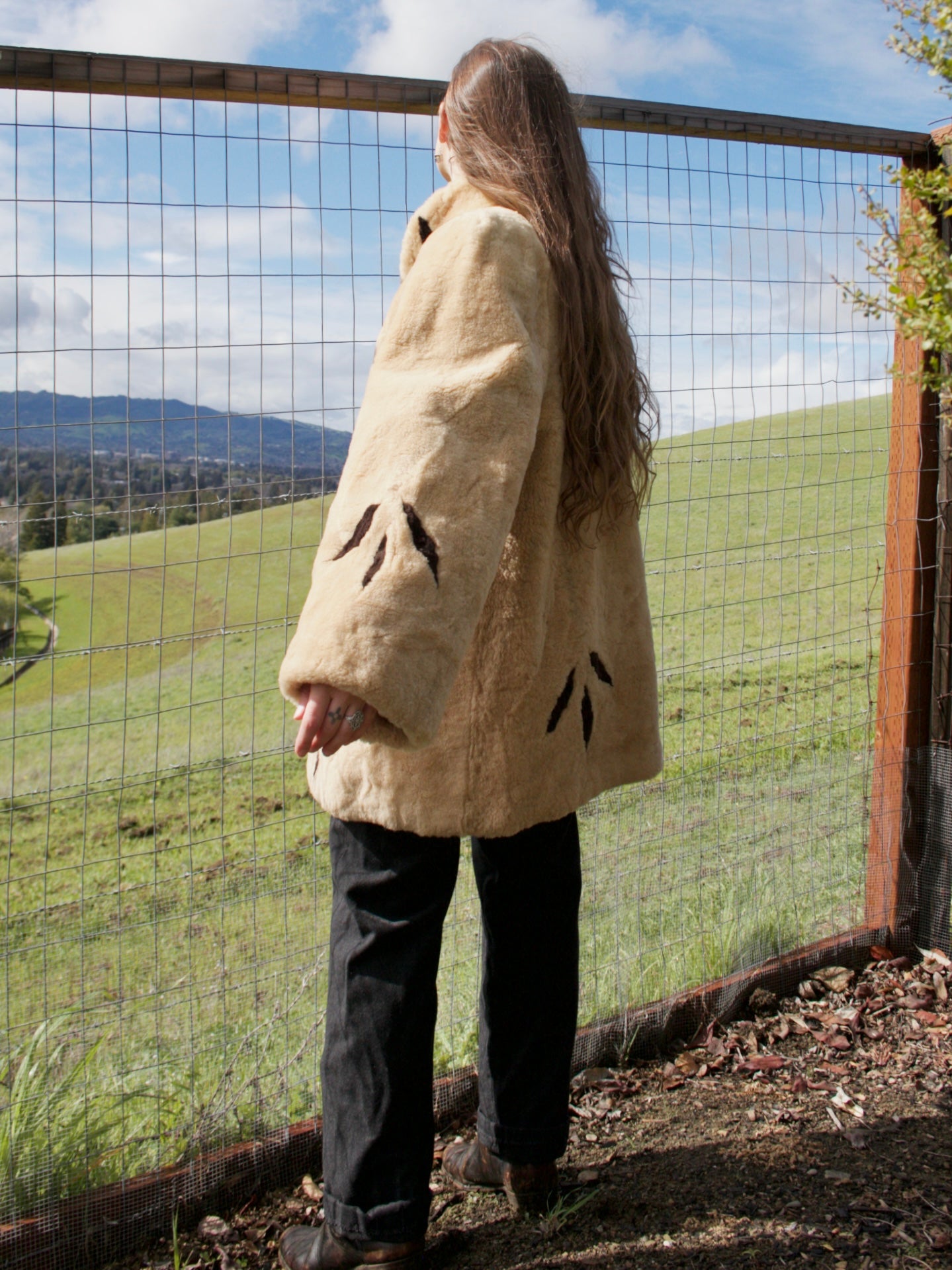 1940s Patterned Two Tone Sheepskin Strong Shoulder Bell Sleeve Coat