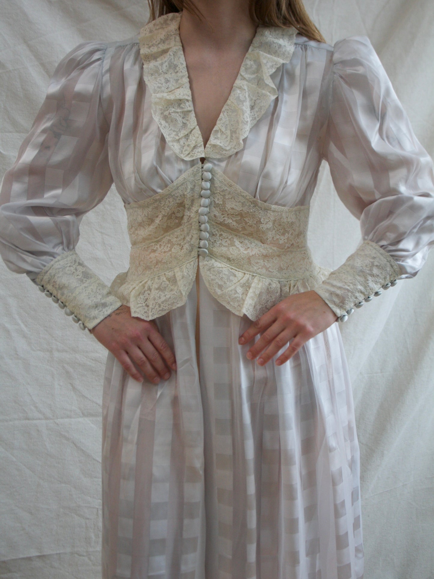 1940s Striped Sheer Bow/Lace Trim Peplum Peignoir