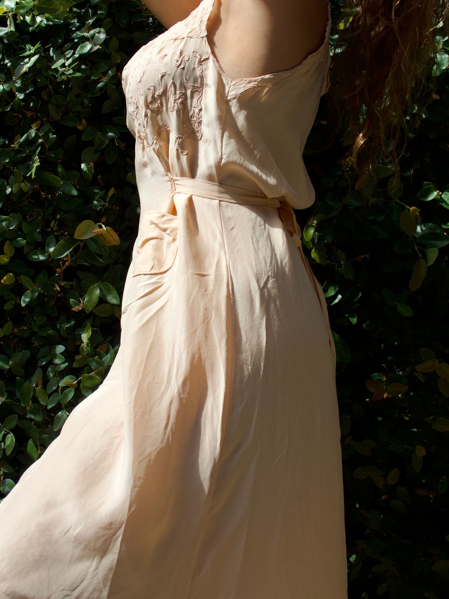 1920s/1930s Scalloped Pink Silk Crepe Chiffon Appliqué Slip Dress