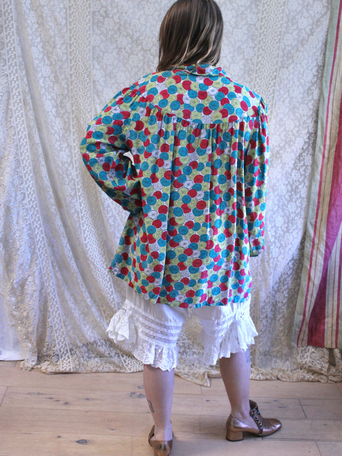 1940s Novelty Print Cold Rayon Bishop Sleeve Smock