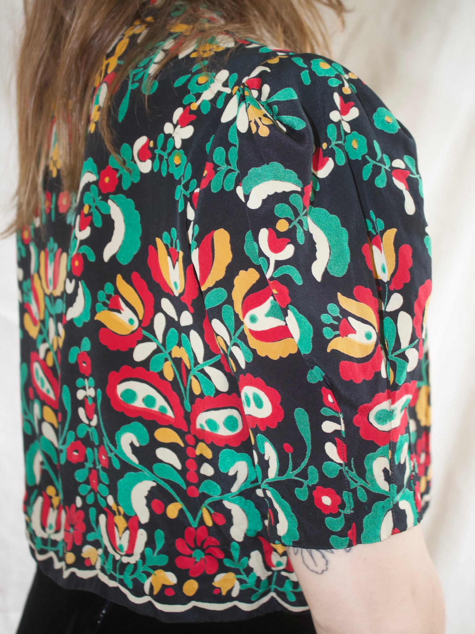 1930s Vibrant Floral Motif Print Puff Sleeve SIlk Bolero