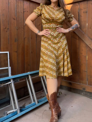 1940s Autumnal Floral Rayon Jersey Puff Sleeve Dress