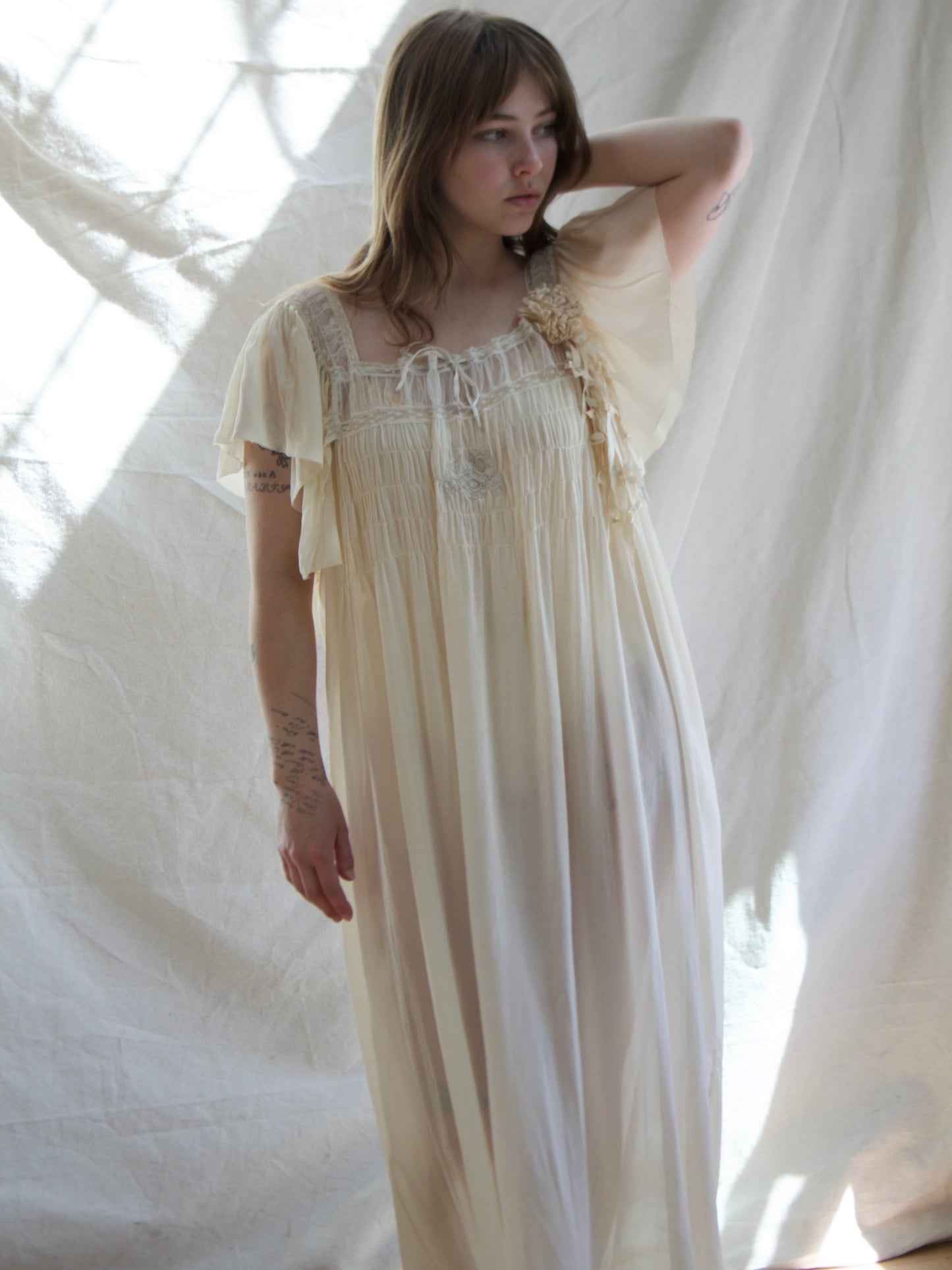 Antique 1920s Chiffon & Lace Flutter Sleeve Appliqué Ribbon-work Chemise Gown