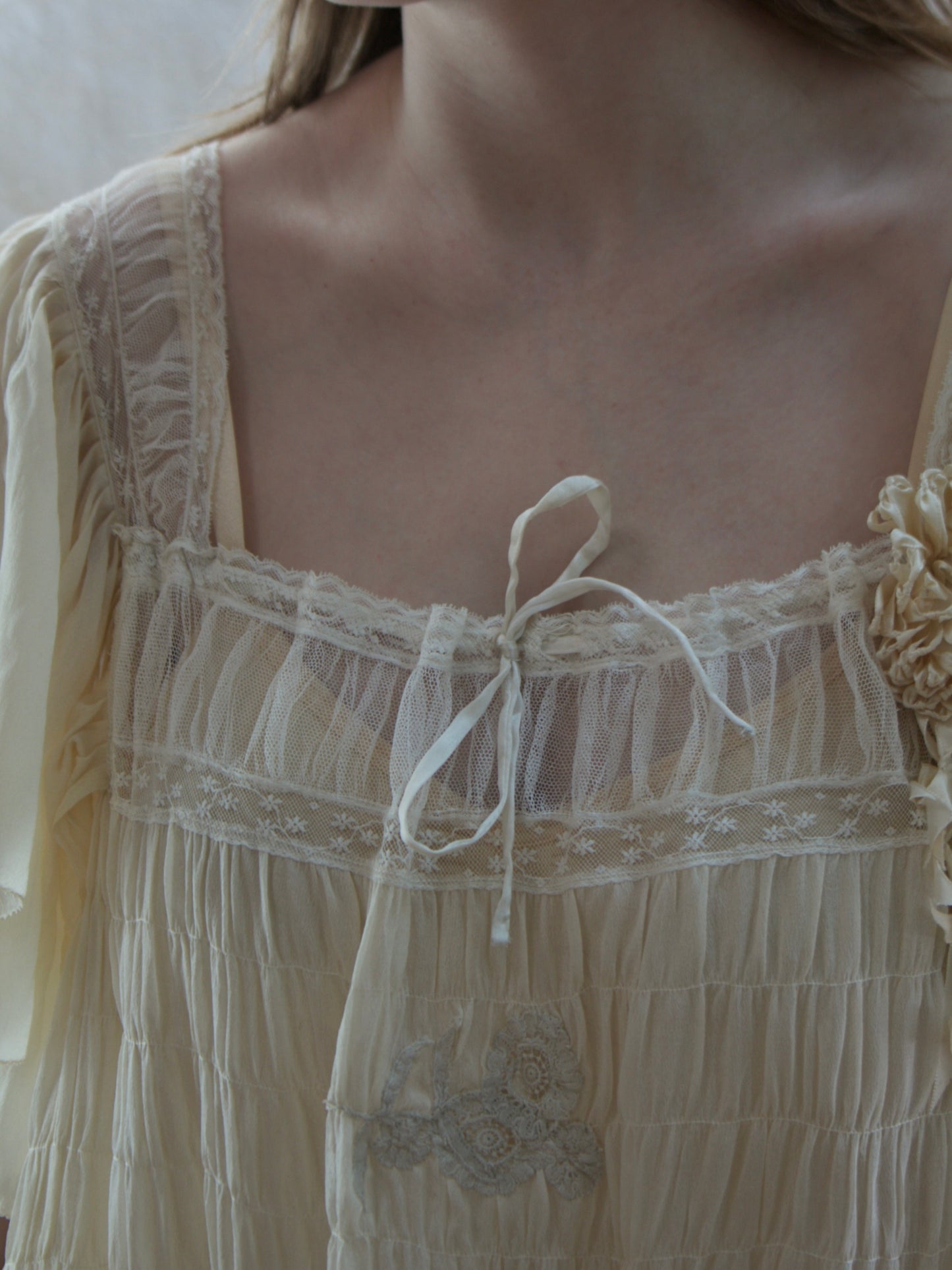 Antique 1920s Chiffon & Lace Flutter Sleeve Appliqué Ribbon-work Chemise Gown