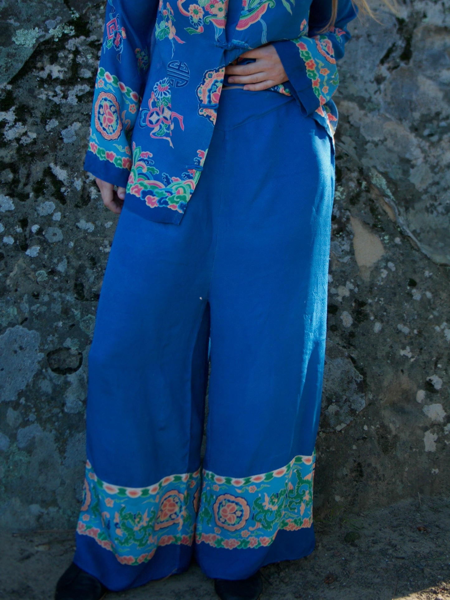 1940s Printed Two Piece Smooth Rayon Chinese Lounge Set