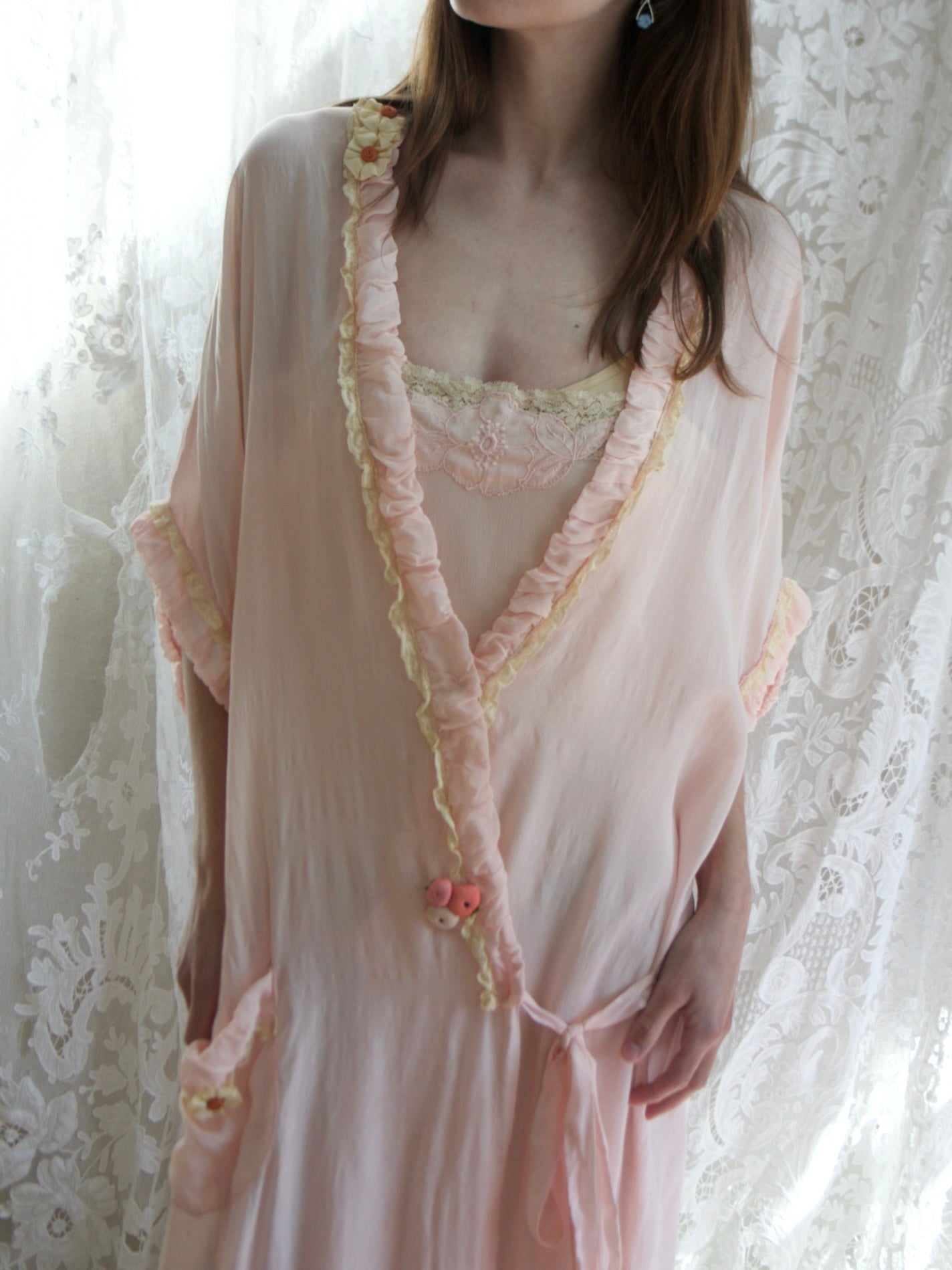 Antique 1920s Pale Blush Silk Ribbon-work Floral Drop Waist Lingerie Robe