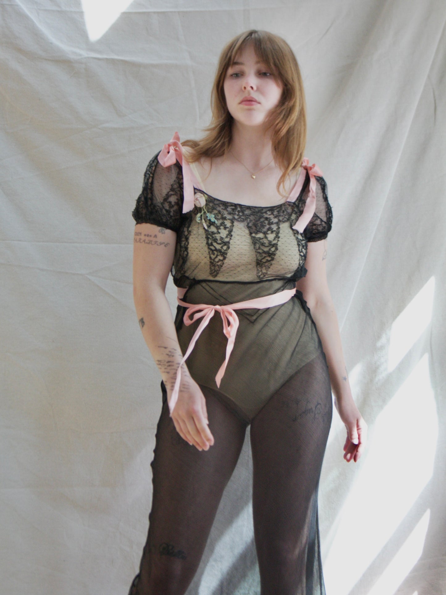 1930s Vampy Chiffon & Lace Bias Cut Gown W* Pink Silk Ribbon Trim