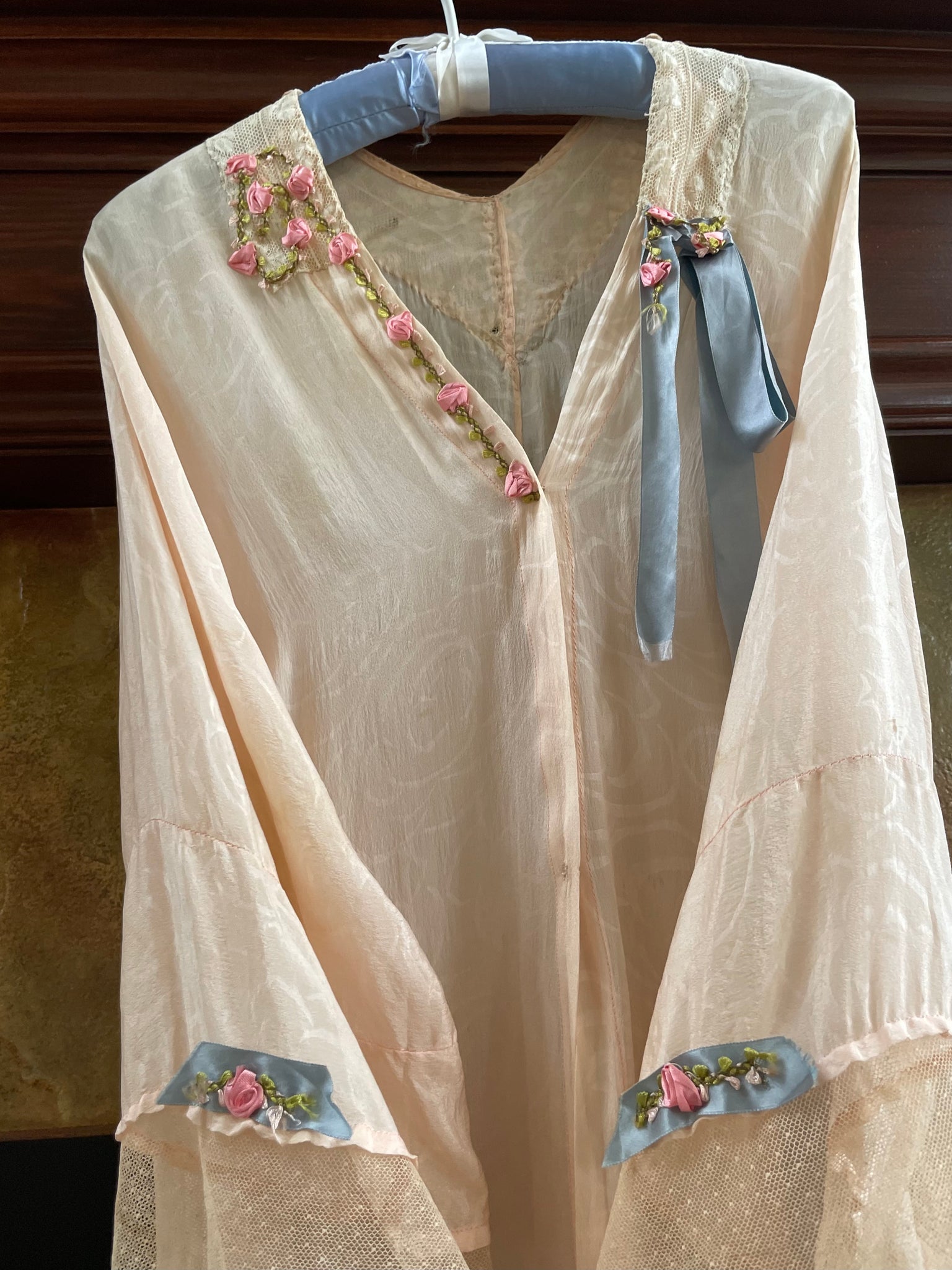 1920s Lace & Deco Floral Printed Silk Ribbon-work Robe