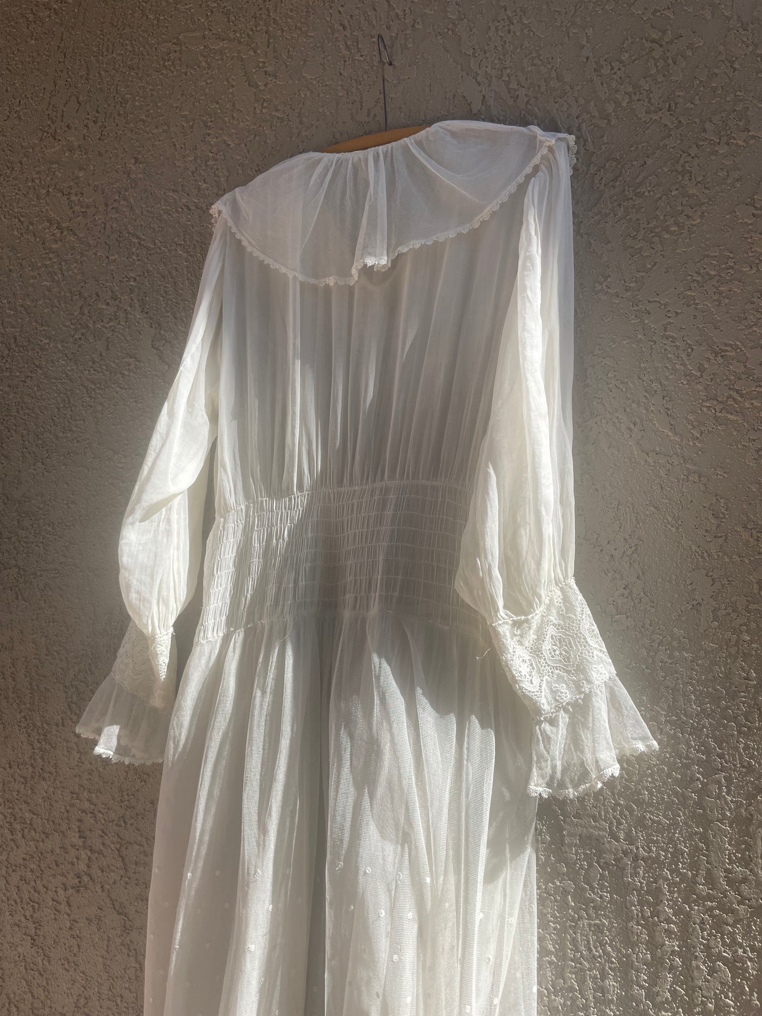 1920s Fine Cotton & Lace Overlay Balloon Sleeve Dress