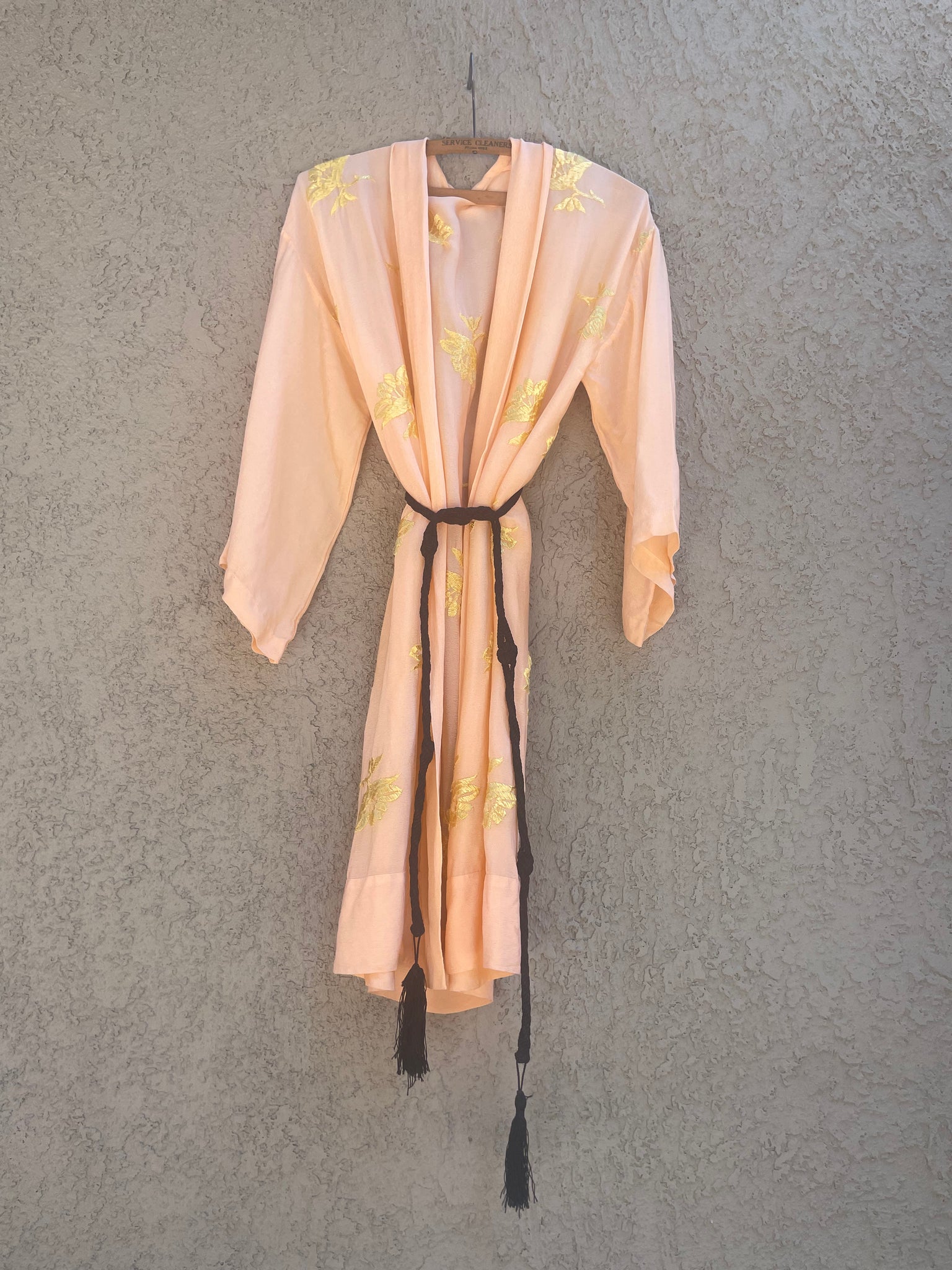 1940s Rayon Crepe Creamsicle Embroidered Kimono Style Tie Waist Robe