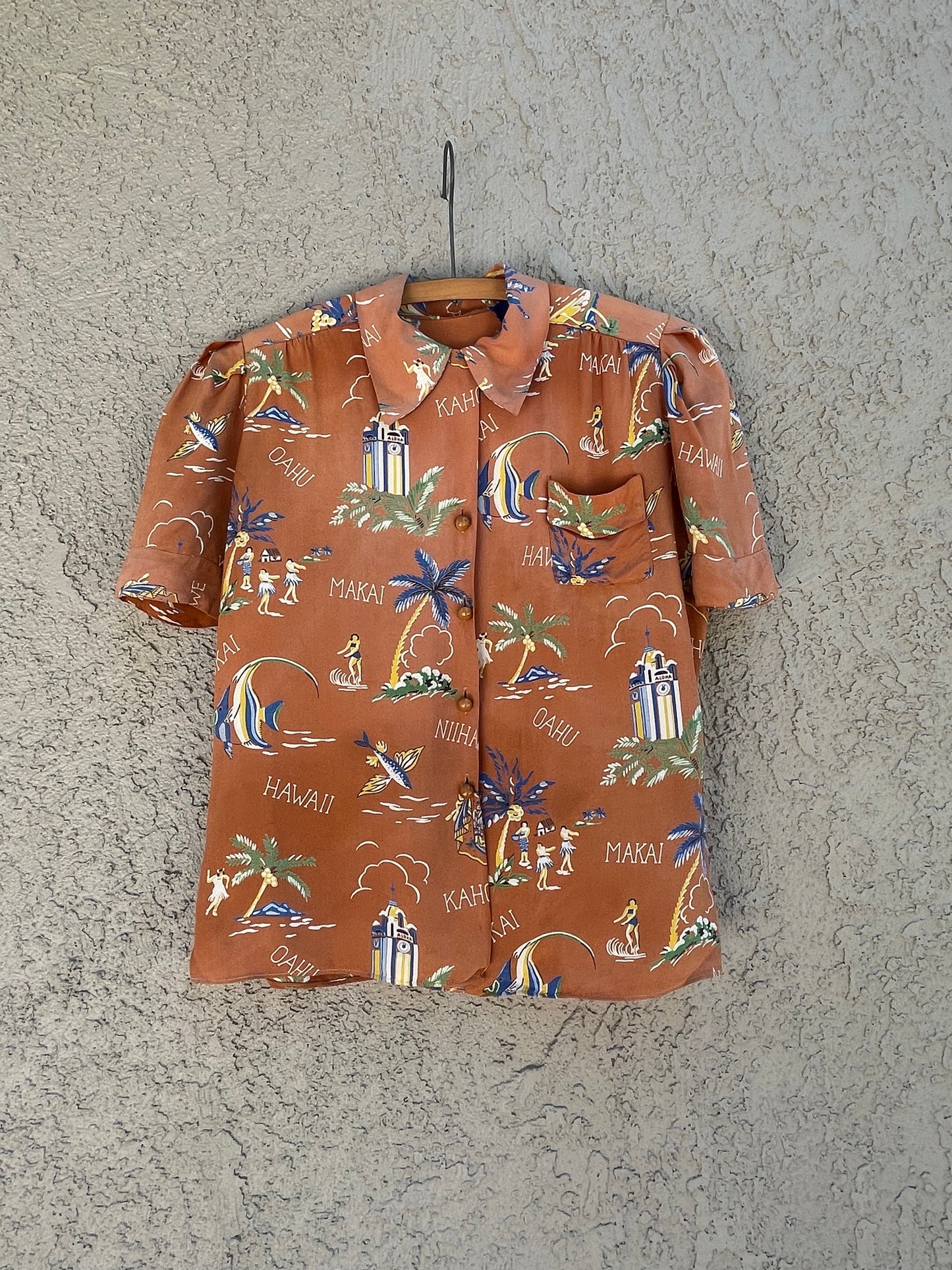 Rare Hawaiian Islands Cold Rayon Puff Sleeve Loop Collar Blouse