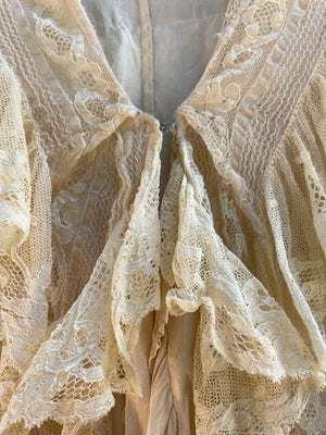 Edwardian 1910s Ruffled Lace Boudoir Jacket