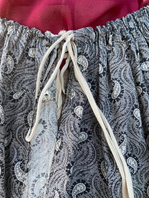 Antique 19th C Paisley Calico Skirt wth Hip Pocket