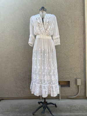 Antique Edwardian 1910s Cotton Lawn Scalloped Garden Dress