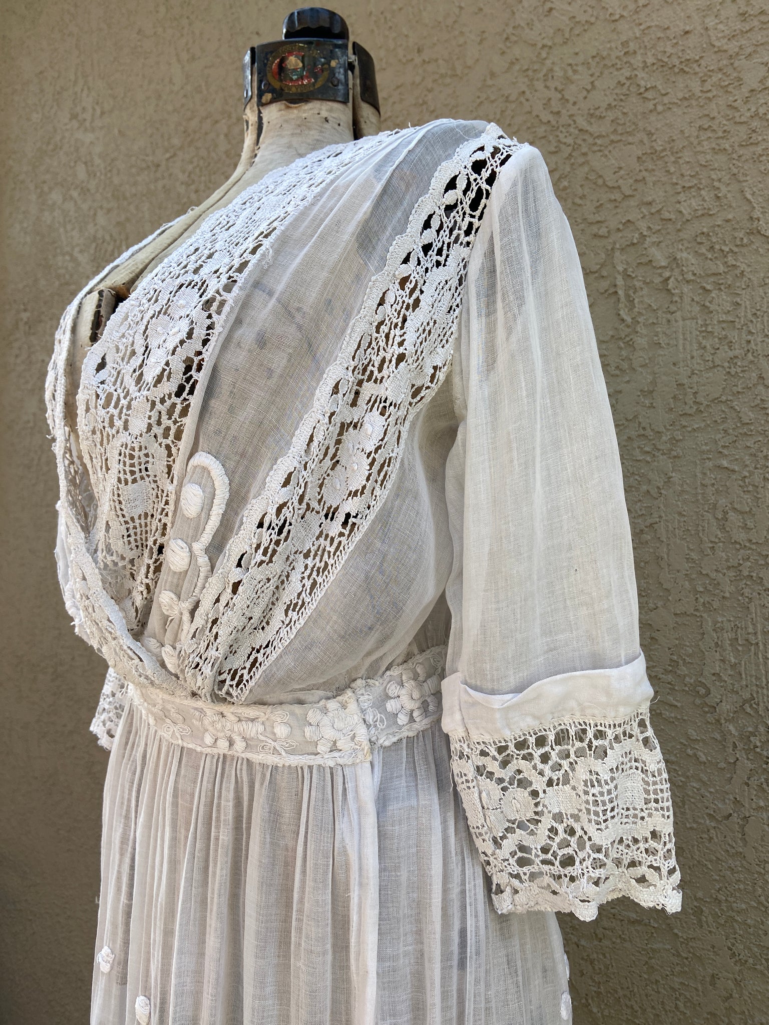 Antique Edwardian 1910s Cotton Lawn Scalloped Garden Dress