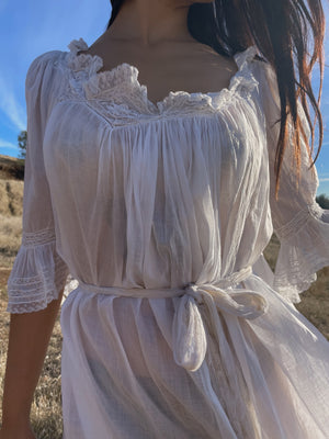 19th Century Fine Cotton Flutter Sleeve Lace Trim Boudoir Gown