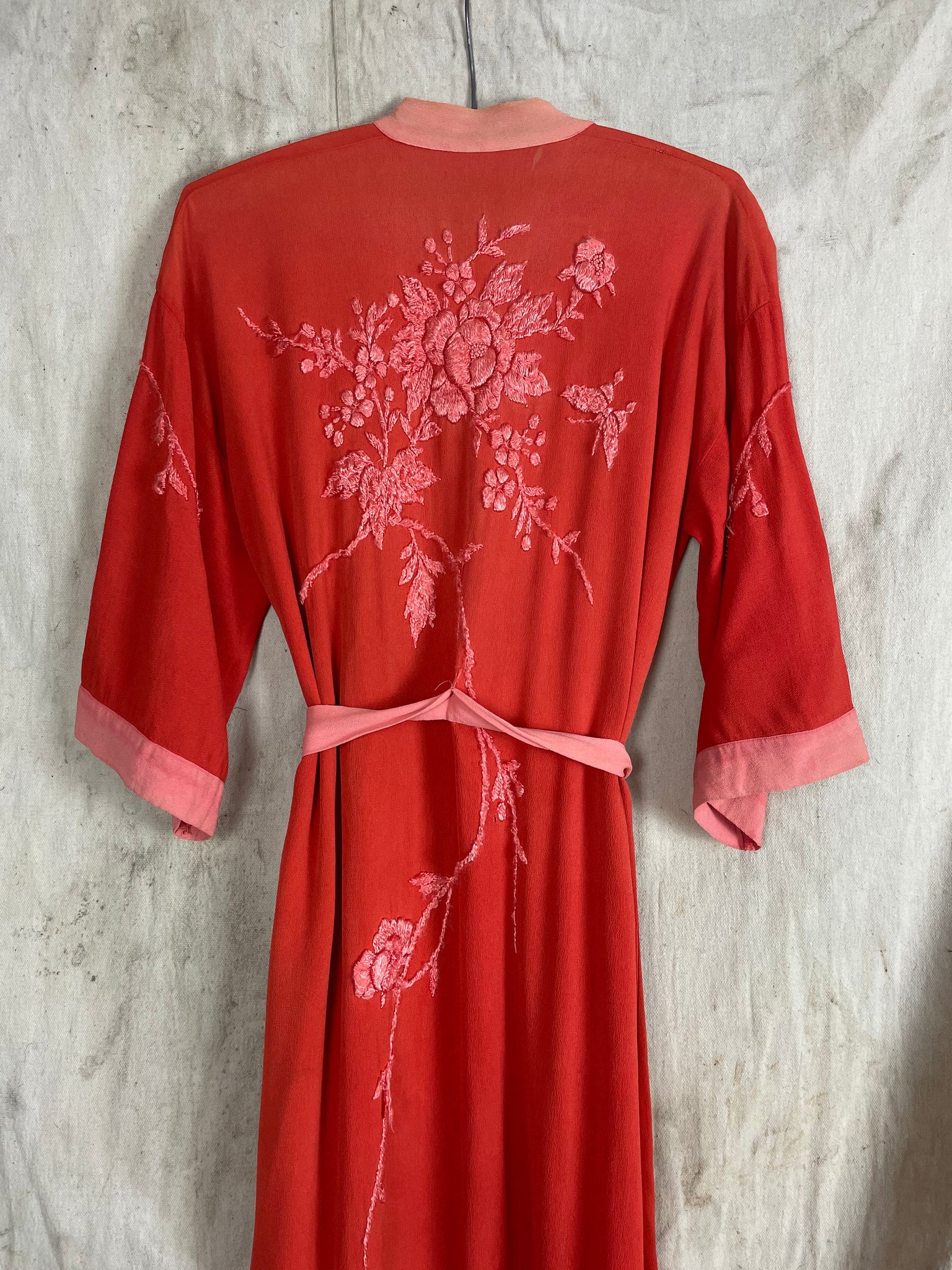 1930s/ 1940s Rayon Crepe Japanese Embroidered Robe Dressing Gown