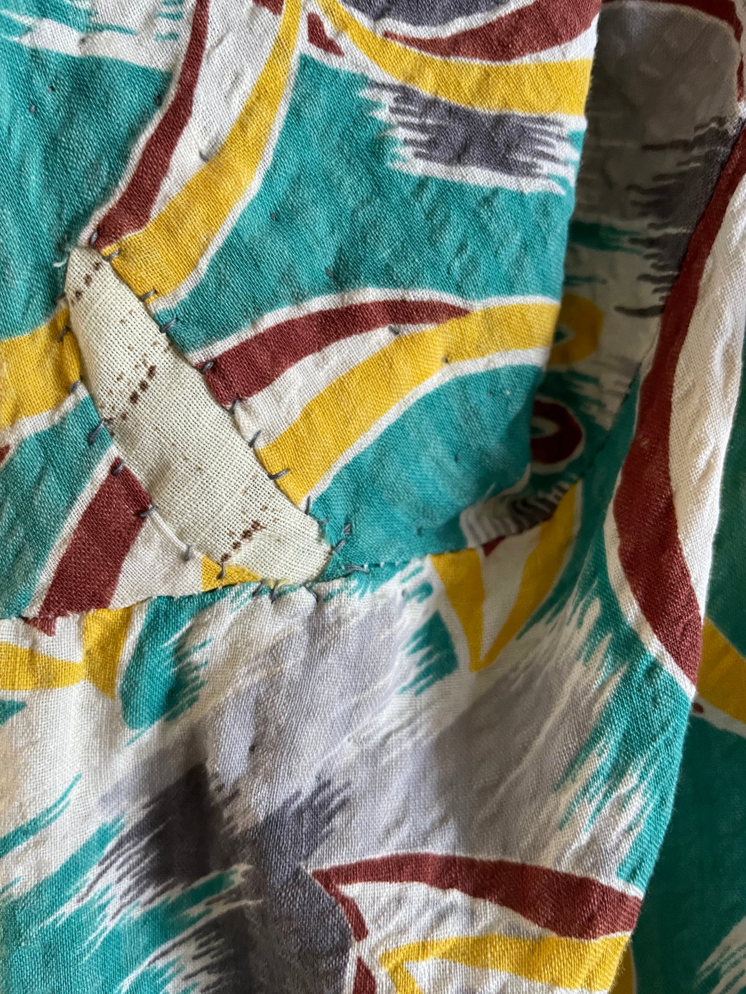 1930s Dagger Collar Abstract Seersucker Wrap Dress