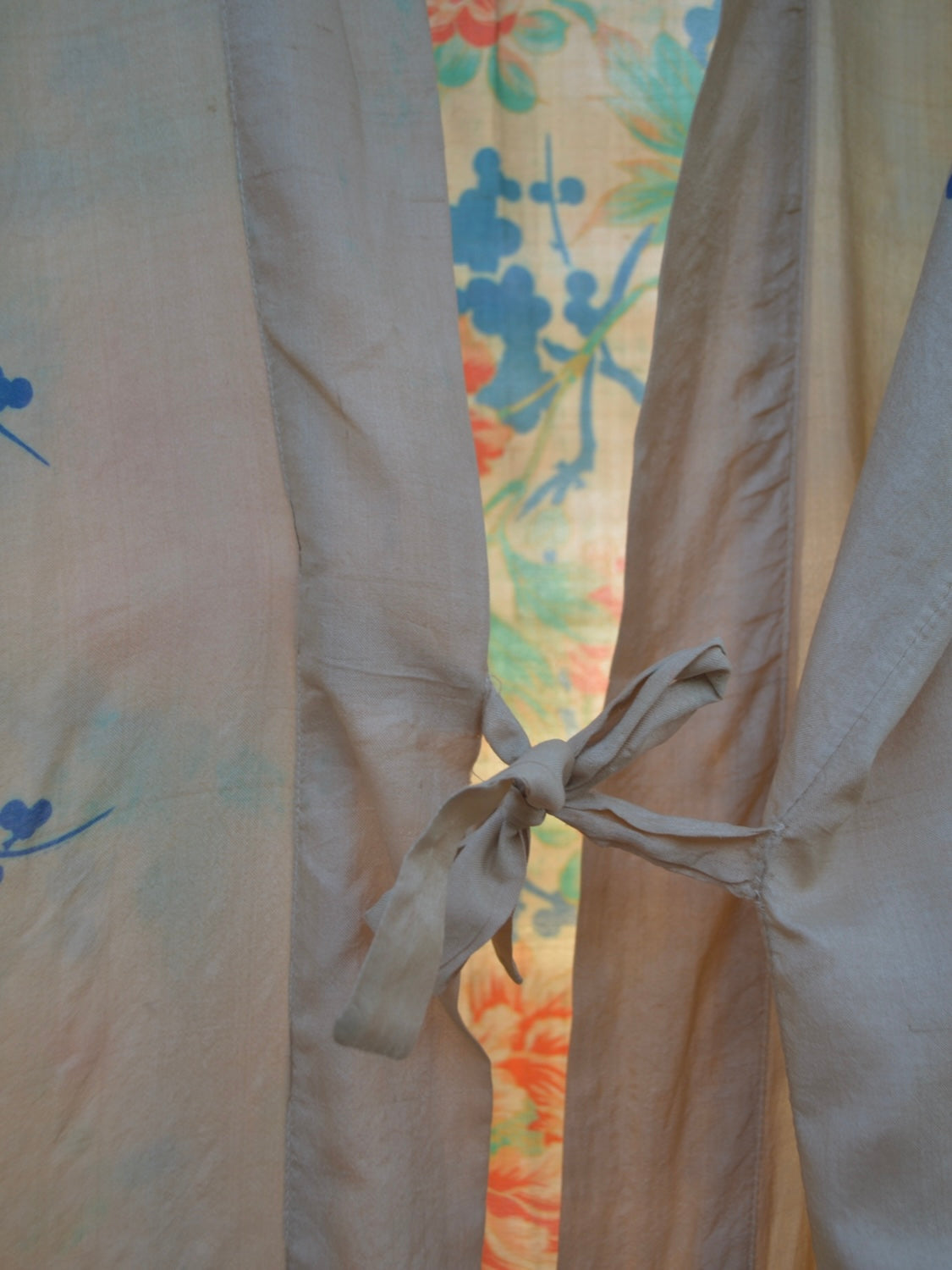 1920s Vibrant Pongee Silk Tie Waist Robe